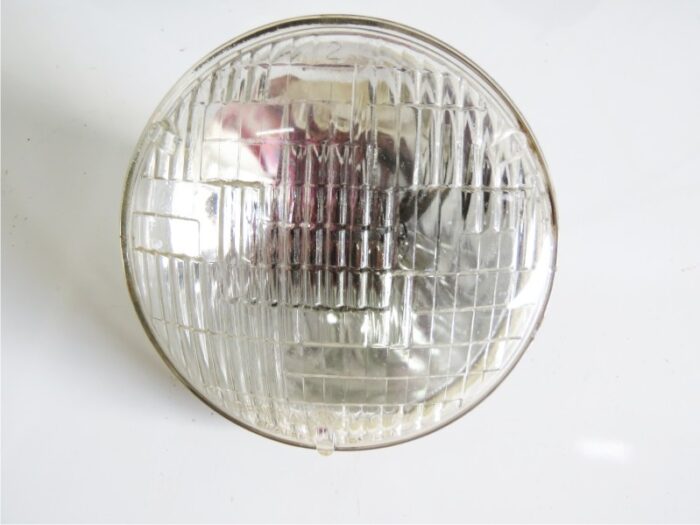 Bloco ótico Farol Sealed Beam usado140 MM 12volts   falta 2 pinos
